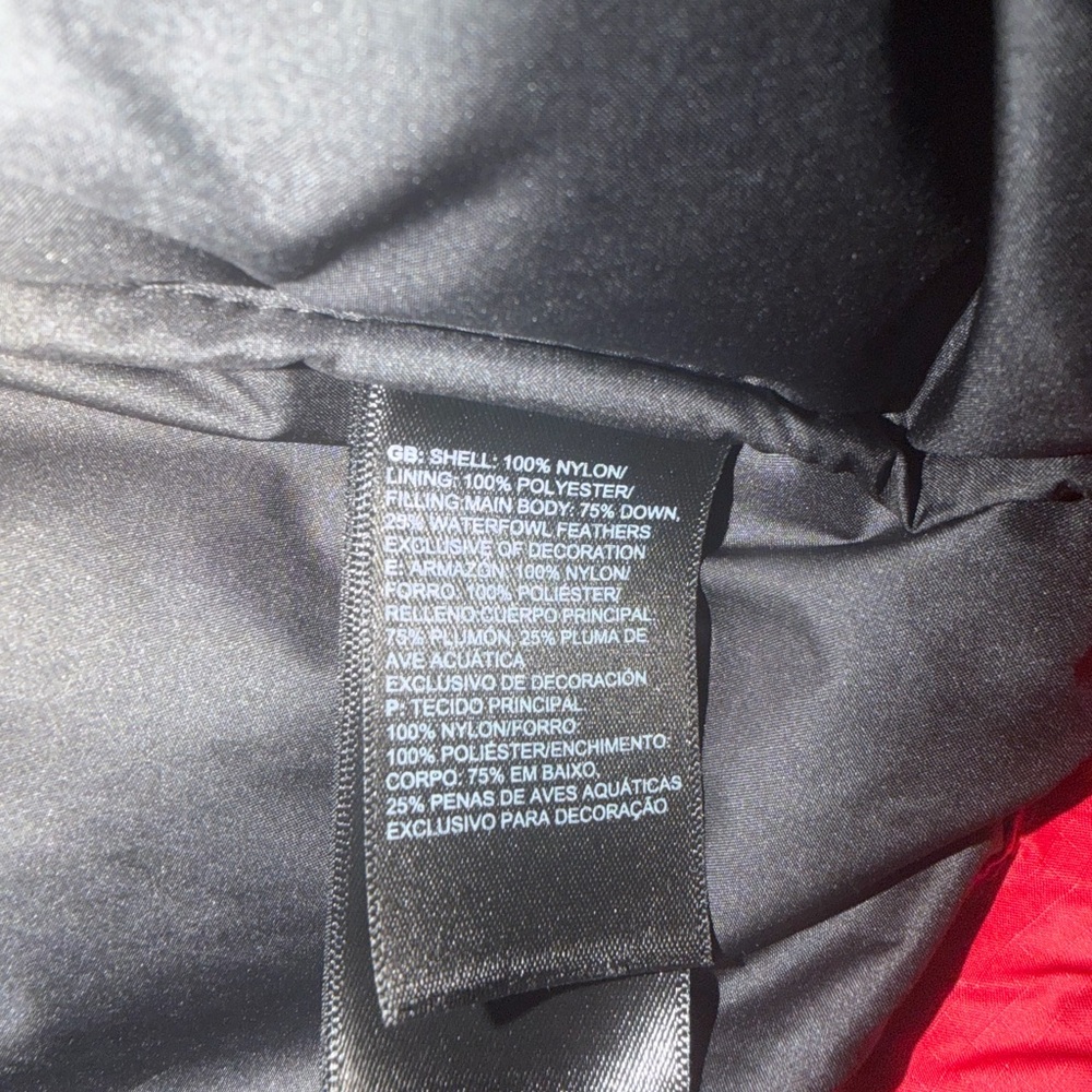 The North Face Red and Black Insulated Jacket - Picture 3 of 5